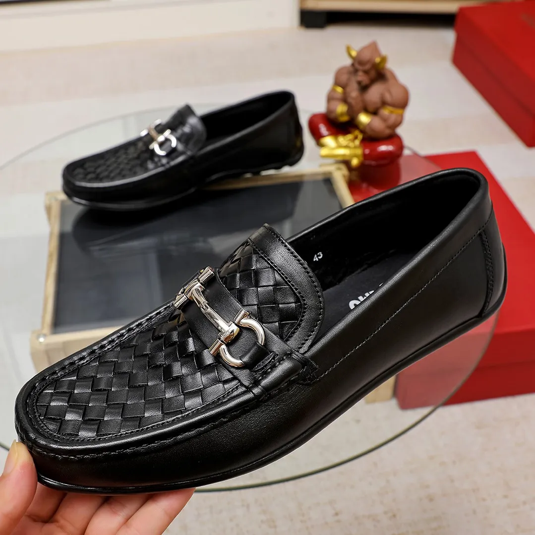 Men's shoes 💰360 🕷🕷【Ferragamo】Ferragamo Popular fashionable casual slip-on shoes🇨🇳Official website counter 1:1 production, original mold opening💯Good quality visible, imported high-end first-layer calfskin, luxurious pigskin lining🌿Very clear texture, high-quality waterproof, non-slip and wear-resistant outsole🎋High quality and low price, truly handmade🍓Black, size 38-45
